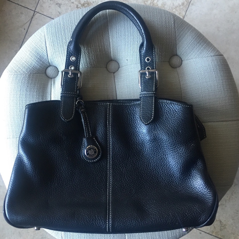 Dooney & Bourke all leather black handbag